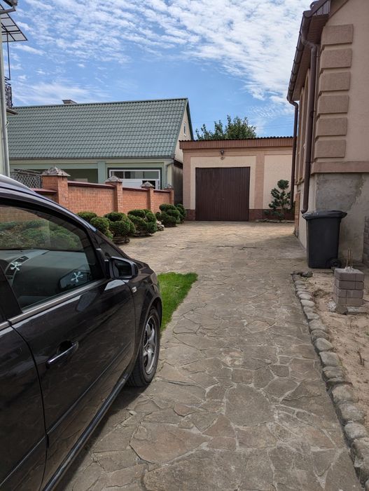 Продається будинок + гостювий  будинок , 12 сот. в с. Струмівці