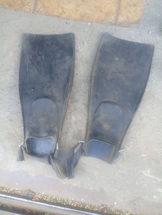 Продам ласти две пари