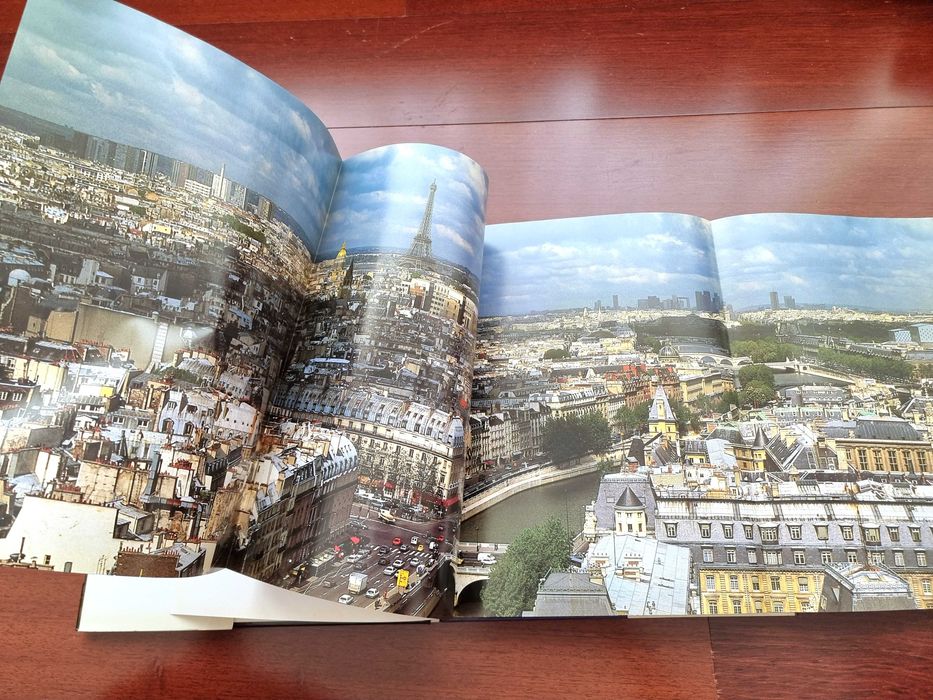 Livro "Paris - Os Lugares e a História" de Milena Ercole Pozzoli