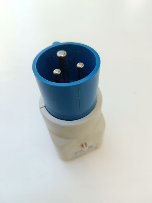 Adaptadores de corrente elétrica