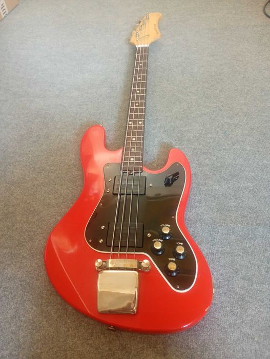 Gitara basowa Jolana Galaxis