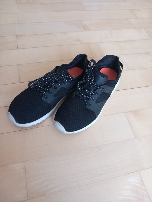 Buty sportowe firmy F&F