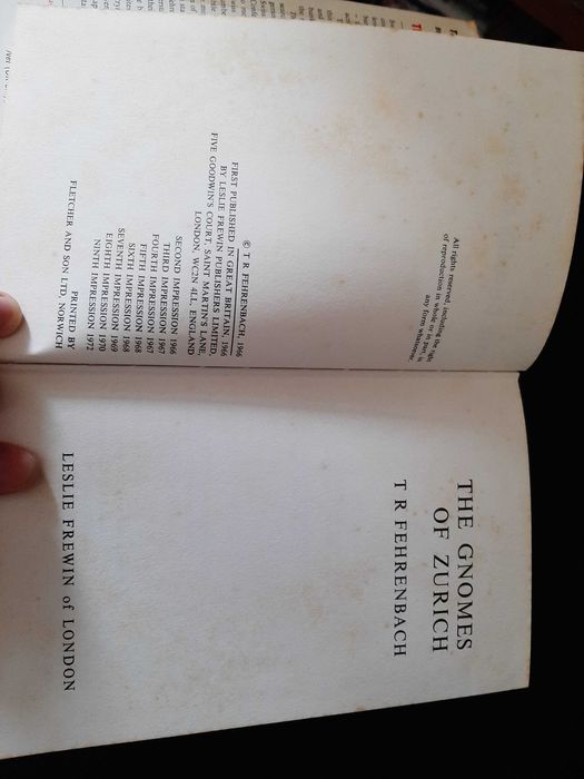 T. R. Fehrenbach - The Gnomes of Zürich - Inside story of Swiss Banks