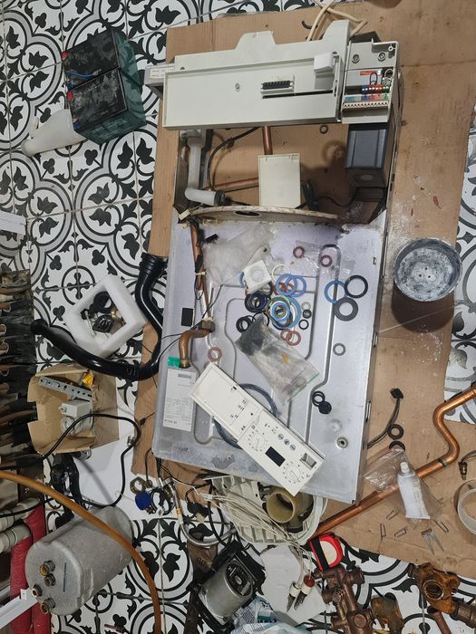 Котел двохконтурний газовий  Buderus nefit