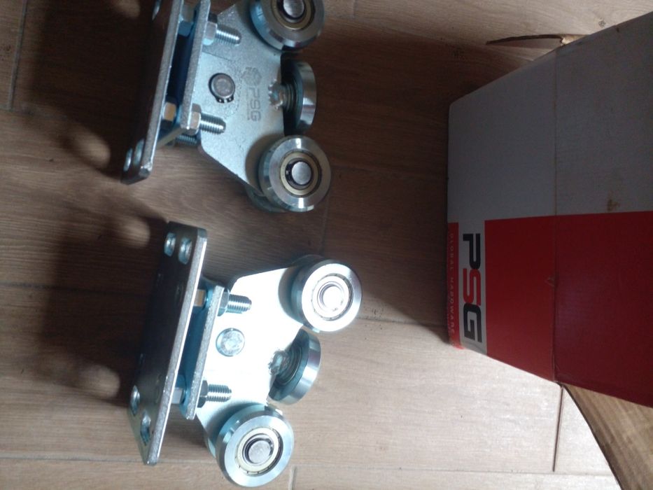 Продам роліки на відкатну браму