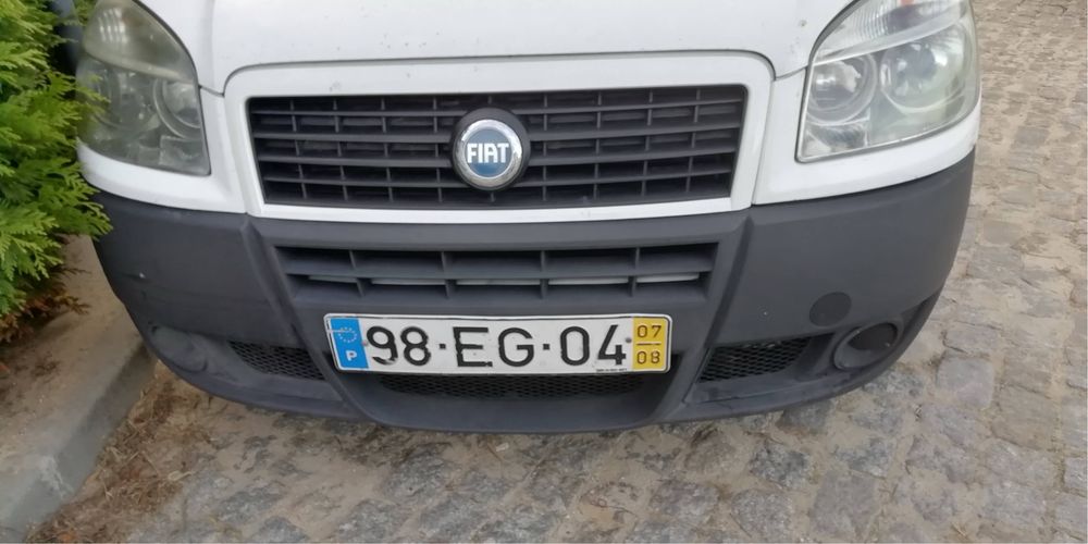 Carrinha fiat doblo avariada