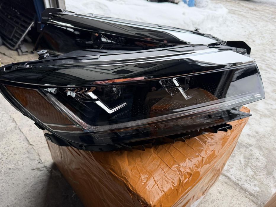 Фари Volkswagen Passat B9 2020-2024 рік права та ліва