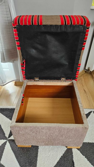 Puf pufa  ze schowkiem ze skrzynią siedzisko