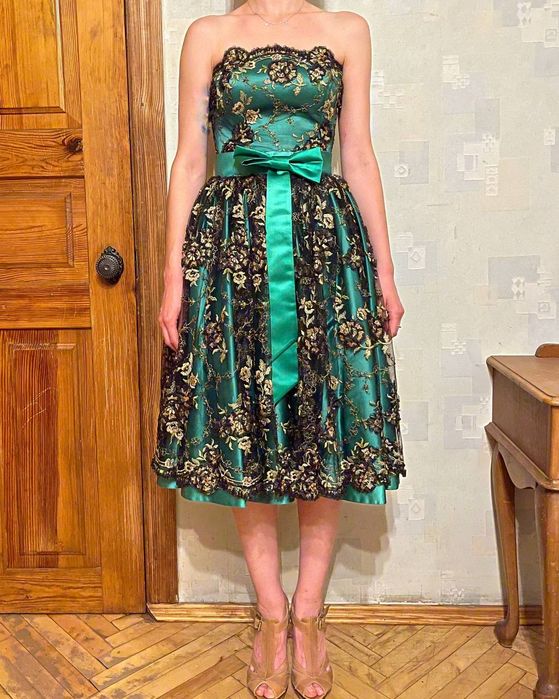 Вечернее гепюровое платье от Юнона