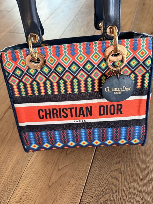 Torebka Christian Dior – luksusowy akcent w Twojej stylizacji!