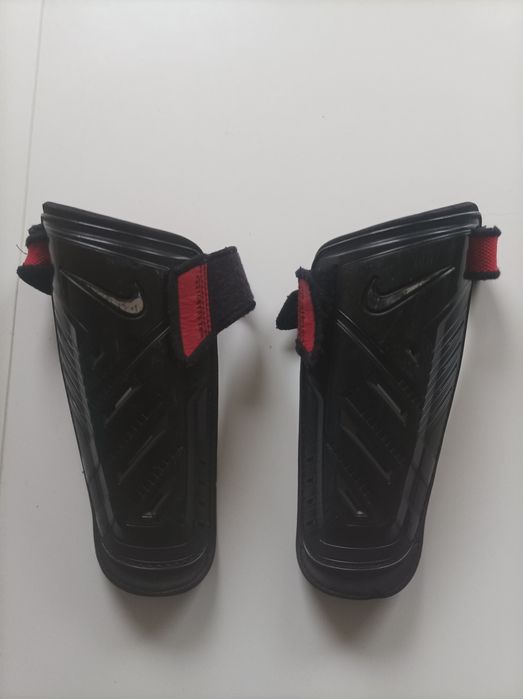 Ochraniacze piłkarskie Nike