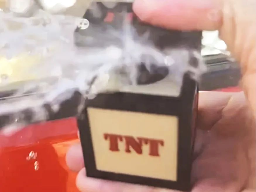 Brinquedo Água TNT Engraçado para Festas