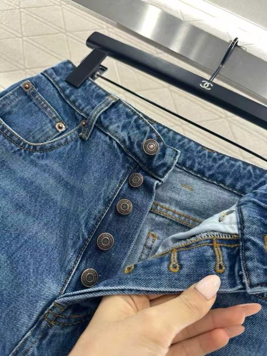 Джинси жіночі з потертостями лого бренд