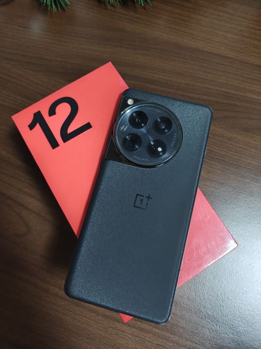 Смартфон OnePlus 12 16/1 тб + mi band 6