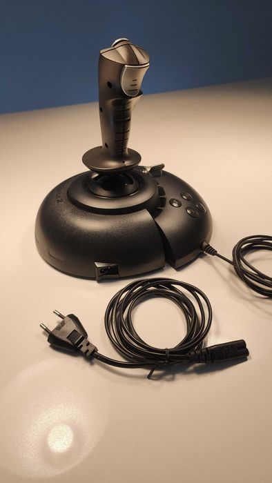 Joystick Microsoft Sidewinder Force Feedback 2 em excelente estado
