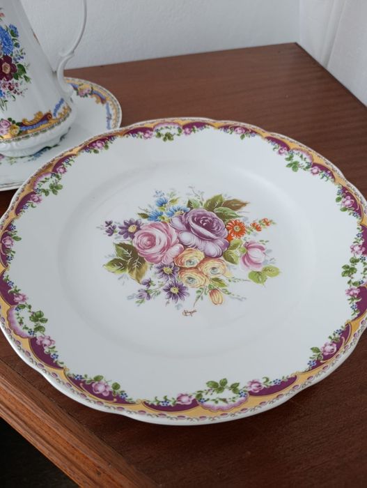 Conjunto de bule e prato
