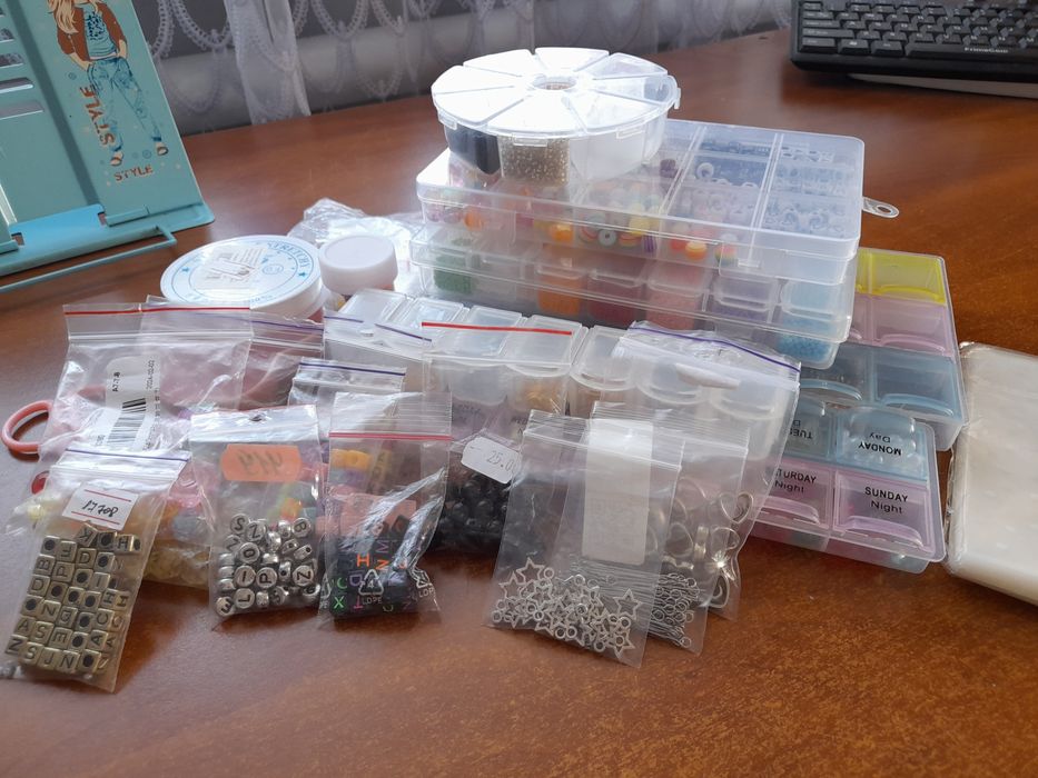 чеський бісер та інші засоби для плетіння