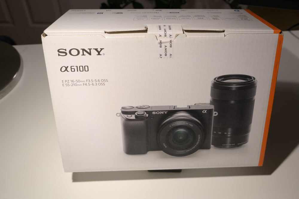 Aparat Sony A6100 + dwa obiektywy z OSS: 16-50mm + 55-210mm