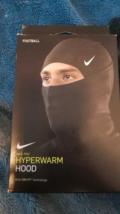 Kominiarka sportowa Nike Pro Hyperwarm Hood Therma-Fit czarna