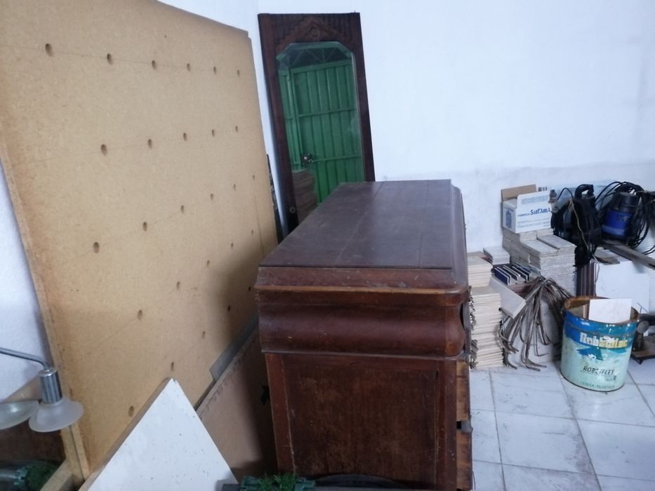 Cómoda muito antiga