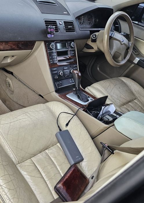 Машина Volvo XC90