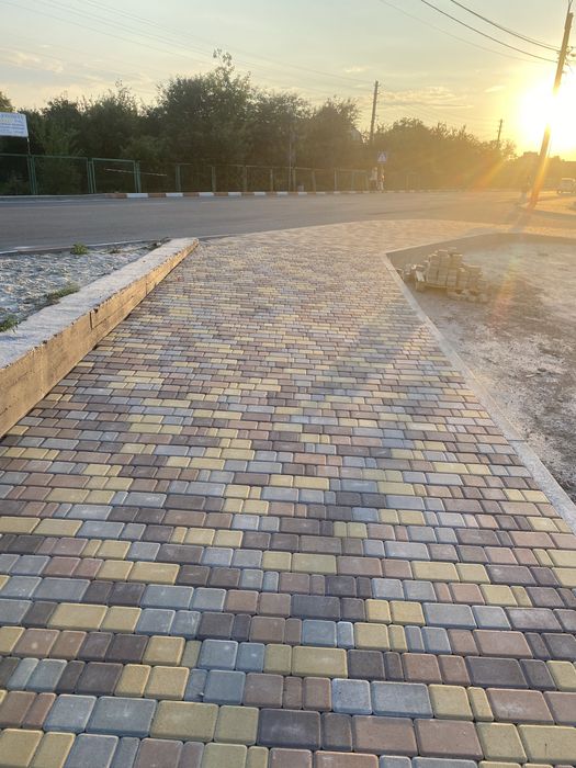 Укладка тротуарної плитки