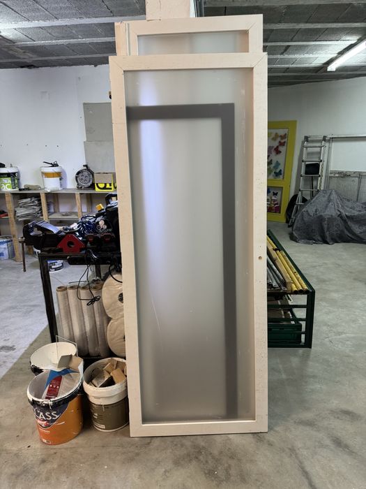 Vendo molduras em madeira com acrilico