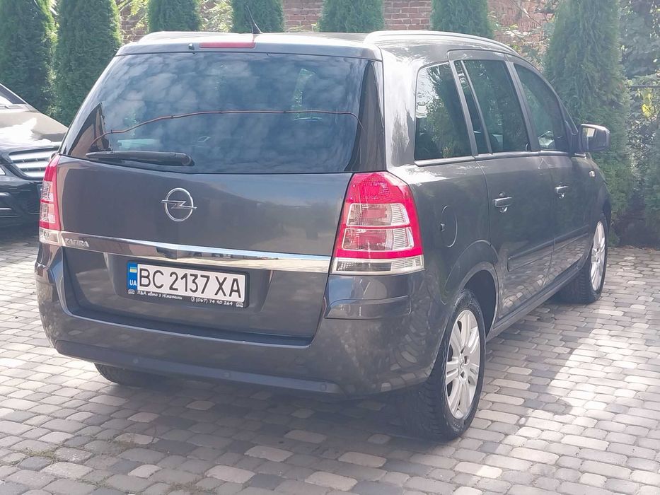 Opel Zafira 2011
