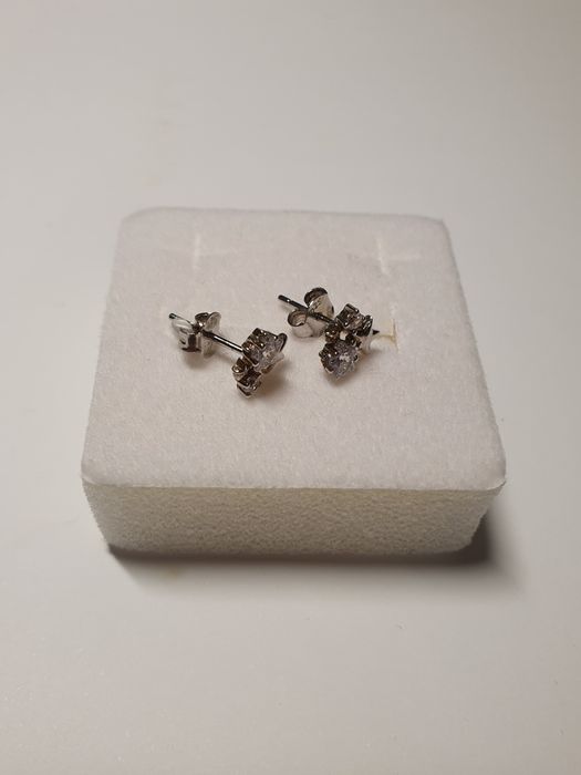 Srebrne kolczyki gwiazdki z cyrkoniami