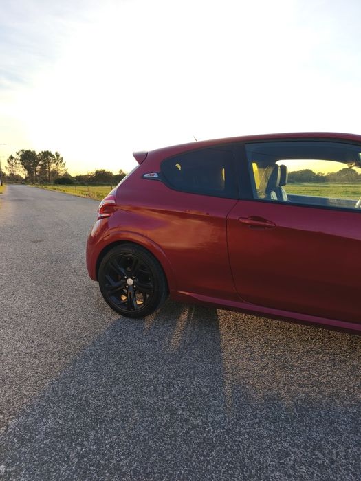 Peugeot 208 GTI Nacional – Full Extras – Histórico Completo