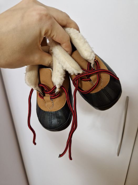 Пінетки Carter's 6-12 місяців