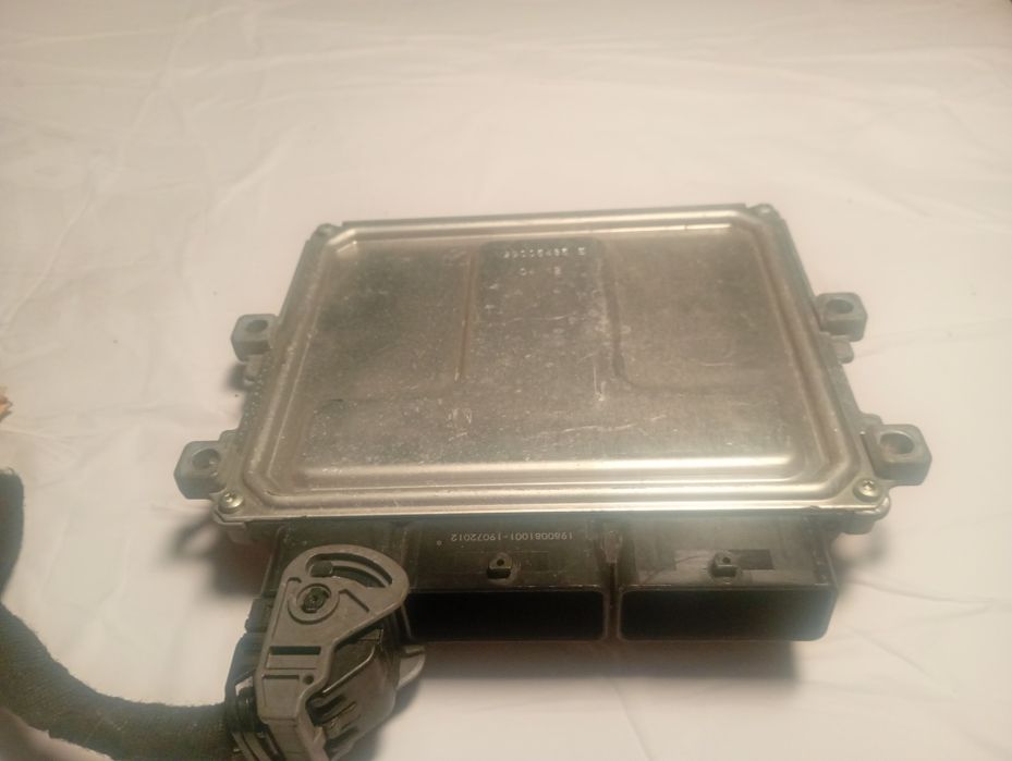 0010 Sterownik silnika Clio lV 237102928R
