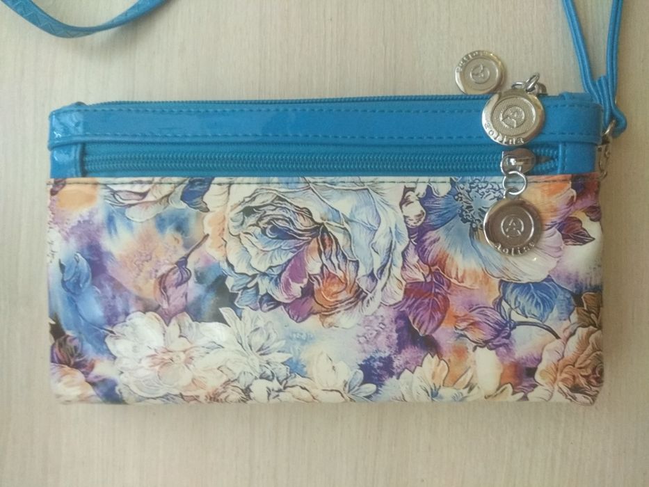 Маленькая сумочка кроссбоди. Клатч с двумя съёмными ремешками