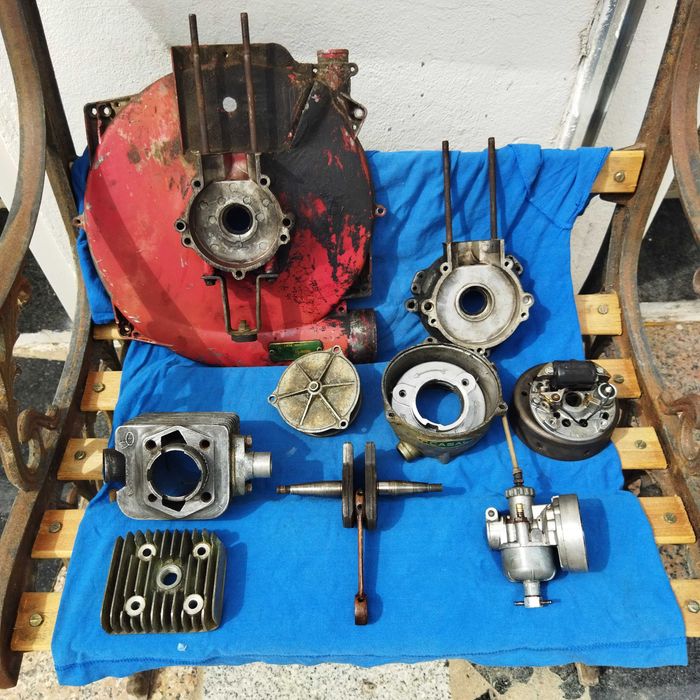 Dois motores casal M 131, peças efs e honda pcx.