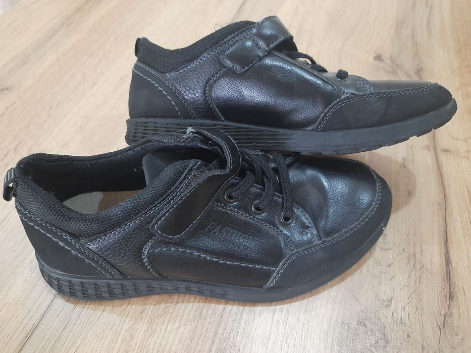 Кроссовки демисезонные