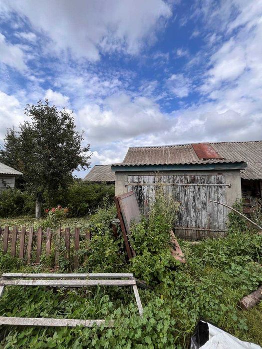 Продам будинок у затишному місці з власним садом