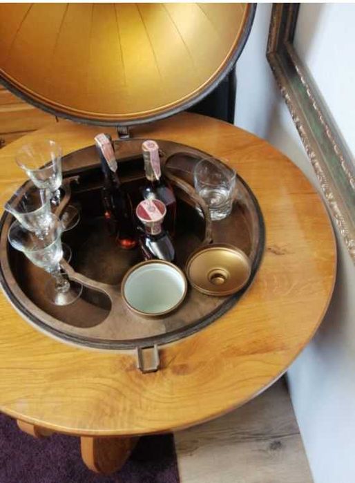 Barek dębowy, globus