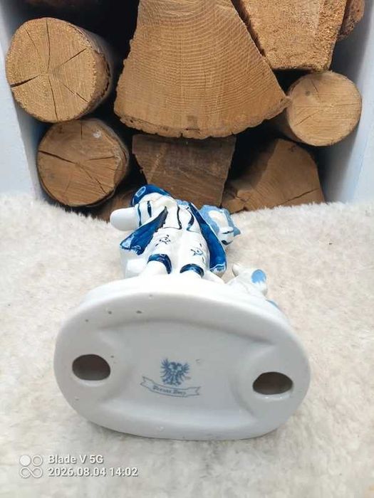 Stara porcelanowa figurka lata 60 sygnowana