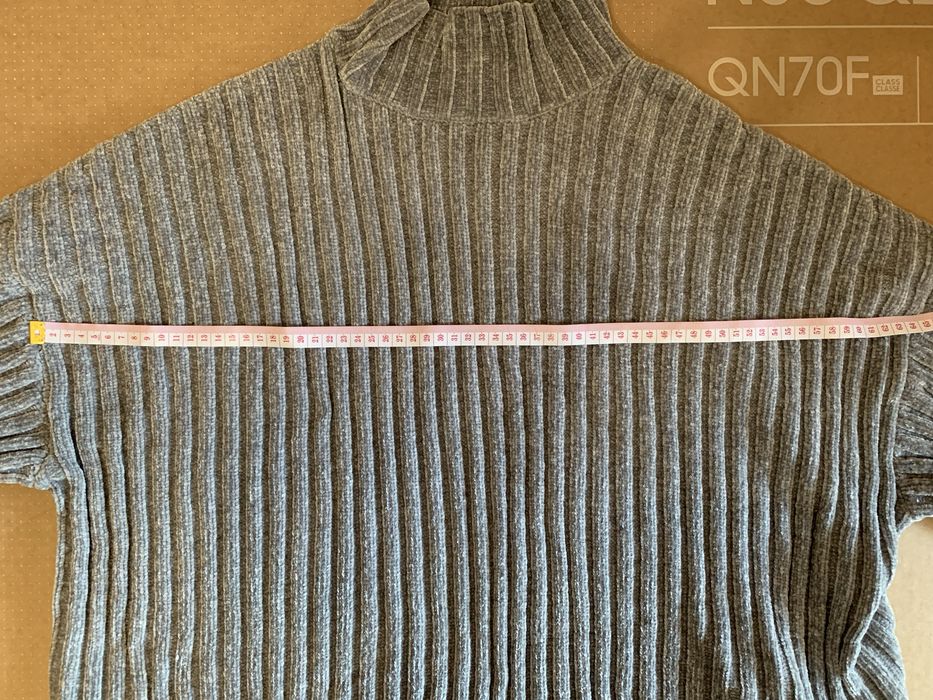 Продам светр на дівчинку FB Sister