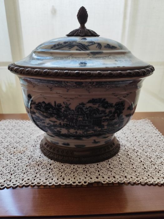 Terrina de porcelana