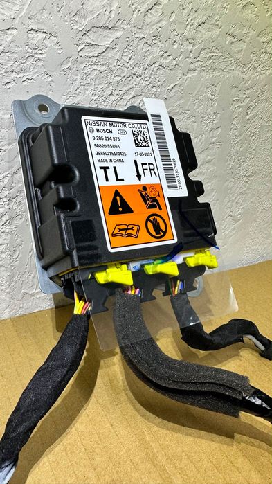 Блок керування подушками безпеки (ЕБУ SRS AIRBAG) ZE1 988205SL0A Nissan Leaf 2 62 кВт єбу блок управления аербегом аірбег airbag керування безпекою