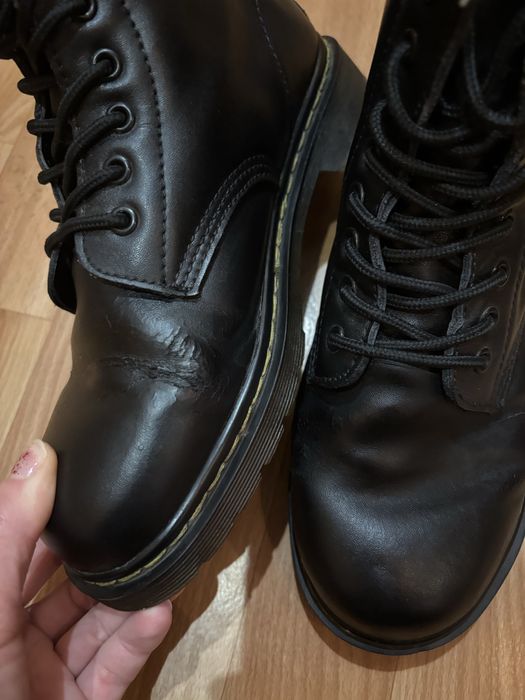 Мартінси чорні 39 р шкіряні