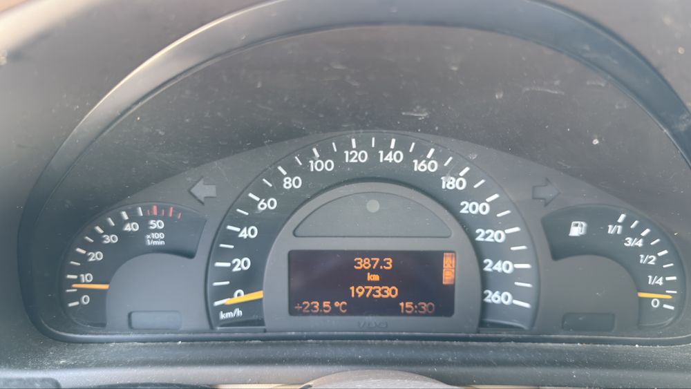 Mercedes-Benz Classe C 270 — fotografia 8
