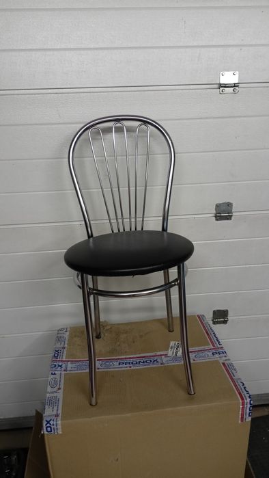 Krzesła i hokery metalowe
