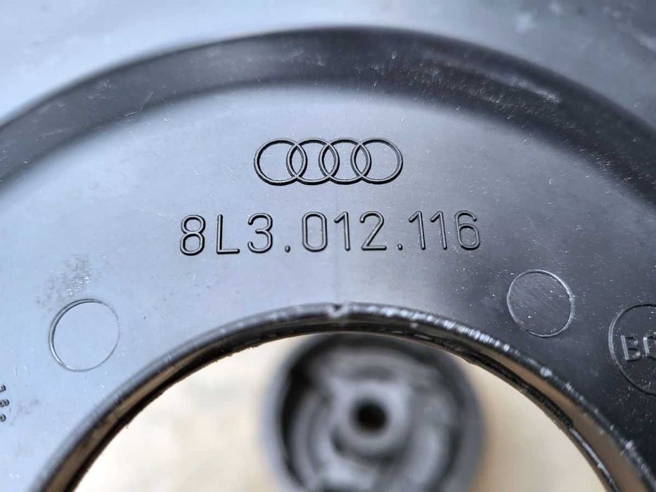 AUDI A8 D3 wkład koła zapasowego .