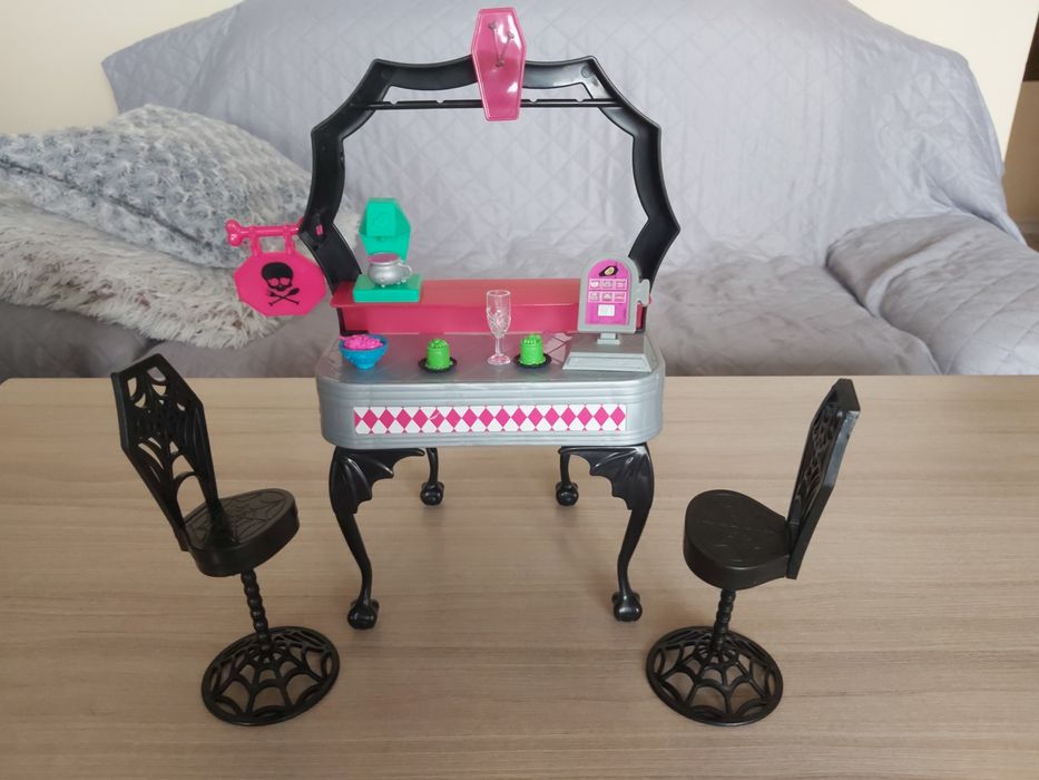 Mebelki Monster High