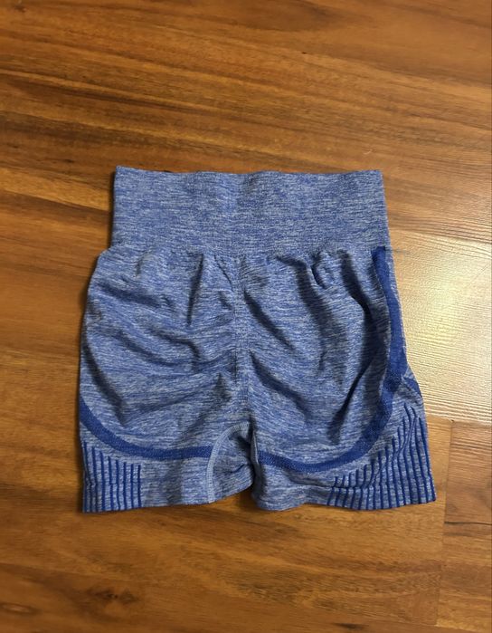 Niebieskie legginsy