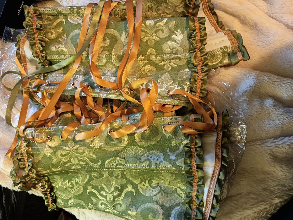 2 corpetes girissimos