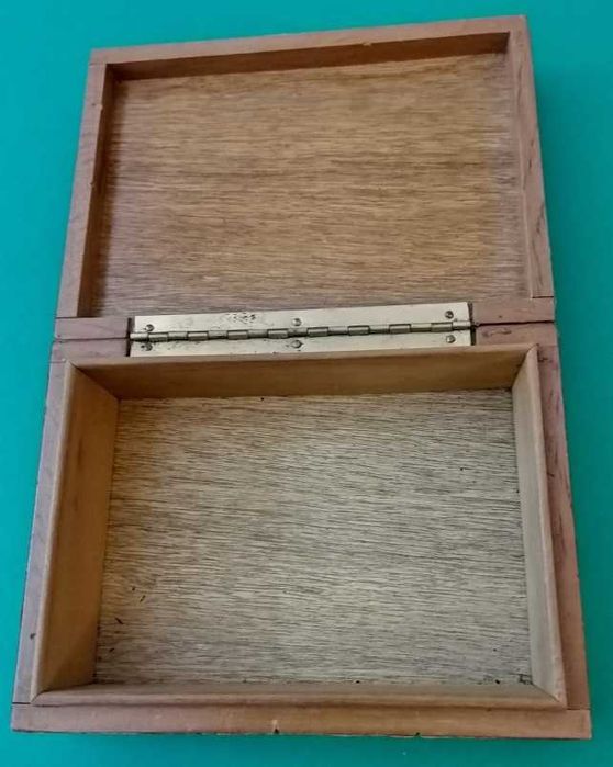 Caixa de arrumação em madeira forrada