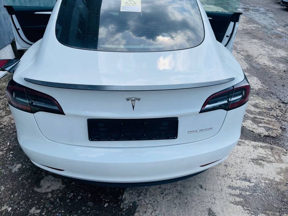 Розборка шрот Tesla 3 Тесла 3 Tesla model 3